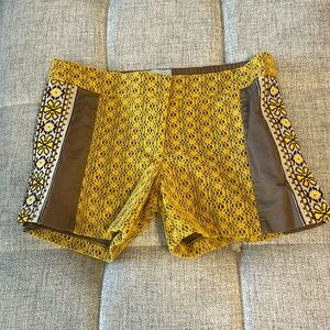 JUDITH MARCH EMBROIDERED LACE SHORTS SIZE S